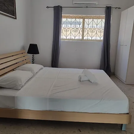 Location, Location, Location Feriehus Saint Julian's