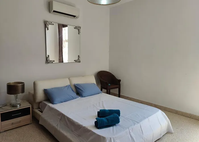 Location, Location, Location بيت للعطل